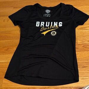 Women’s Bruins Tshirt Size Medium
